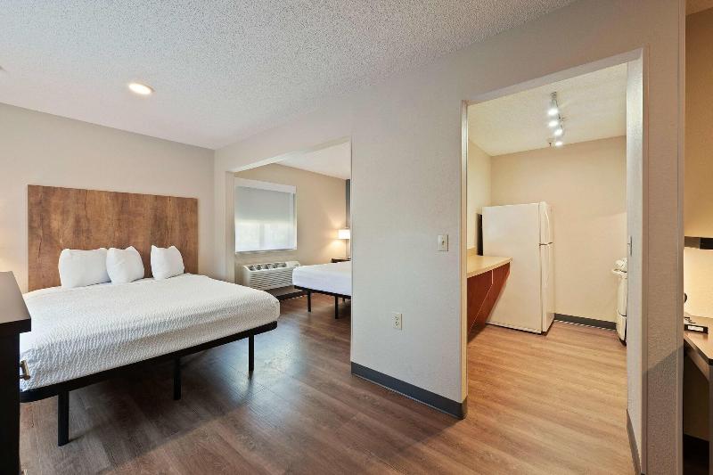 Extended Stay America Charlotte University Place E. McCullough Dr. - photo 10