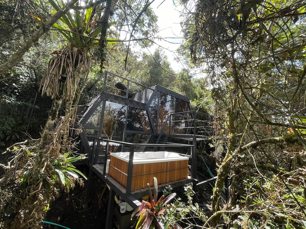 Laguna Glamping in La Calera, Colombia