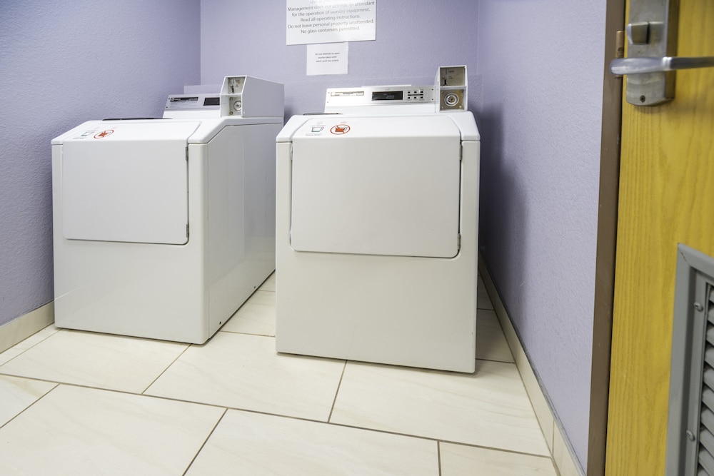 Holiday Inn Express Rochelle by IHG - photo 23