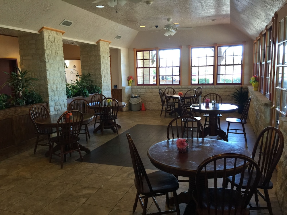 Texas Hill Country Hotel By Holiday Creek - photo 20