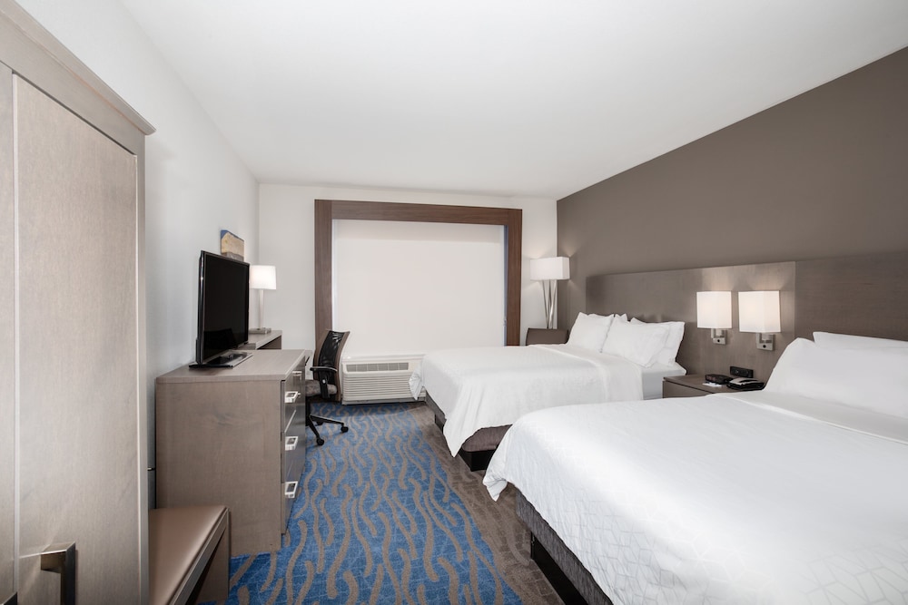Holiday Inn Express & Suites Great Bend by IHG - photo 11