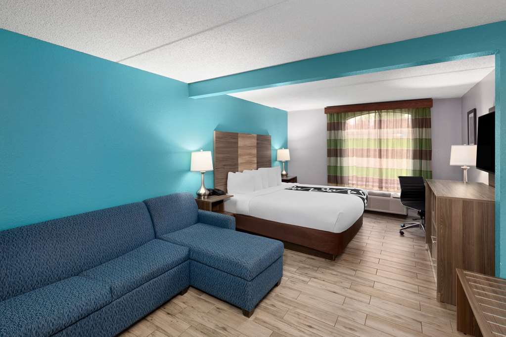 La Quinta Inn & Suites by Wyndham Sevierville Kodak - photo 28