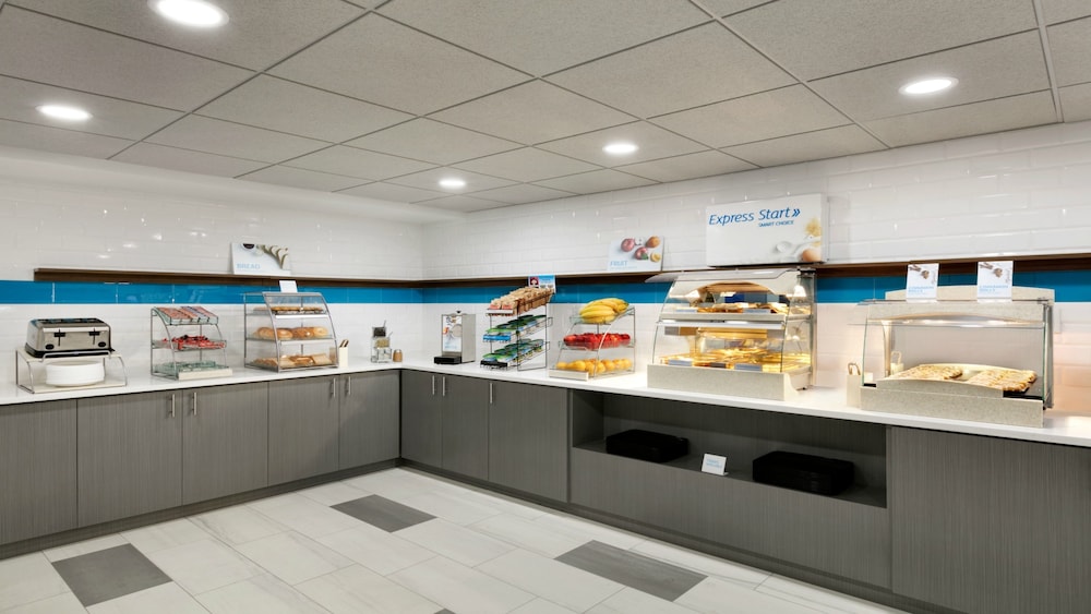 Holiday Inn Express Williamsbrg Busch Gardens Area by IHG - photo 26