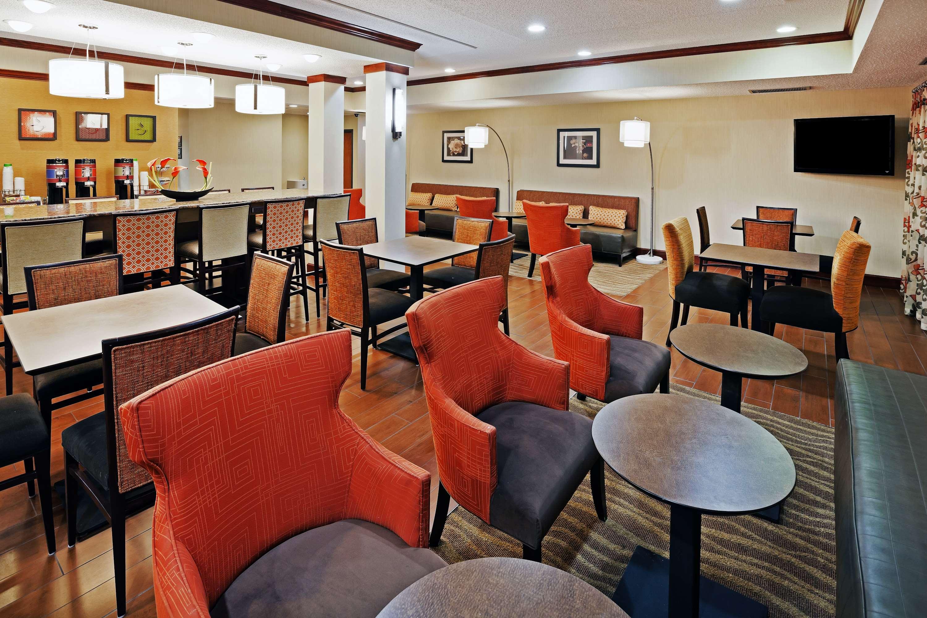 Hampton Inn Manhattan - photo 13