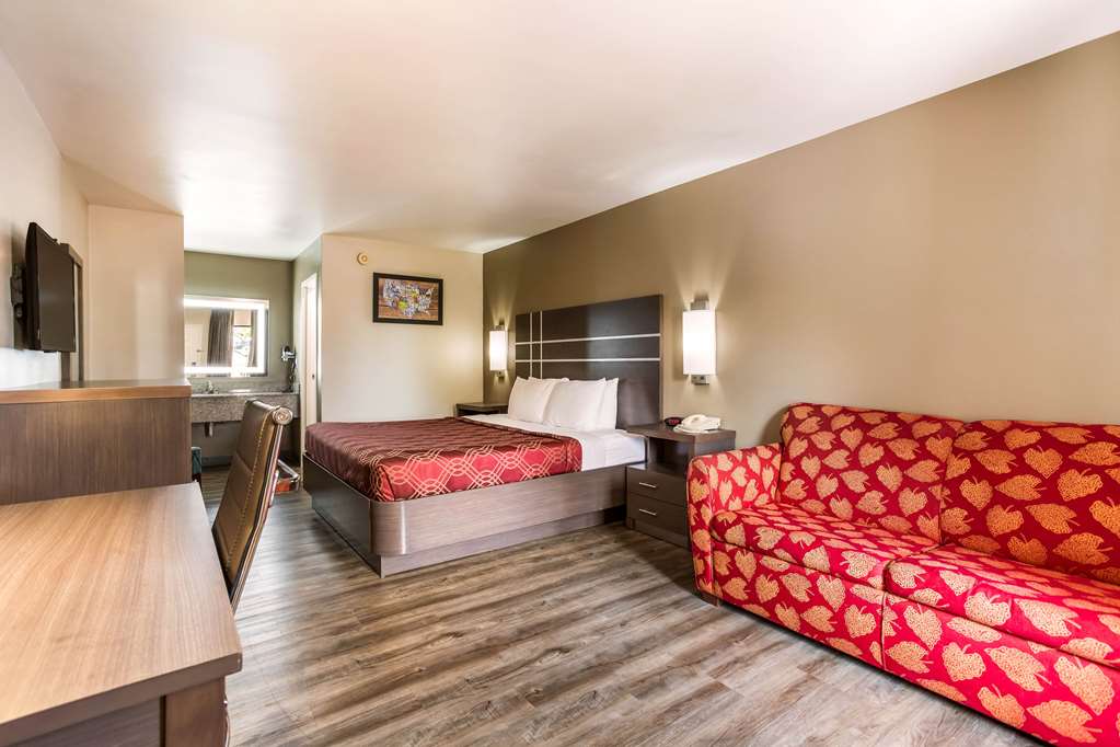 Econo Lodge Inn & Suites Murfreesboro Shopping District - photo 20