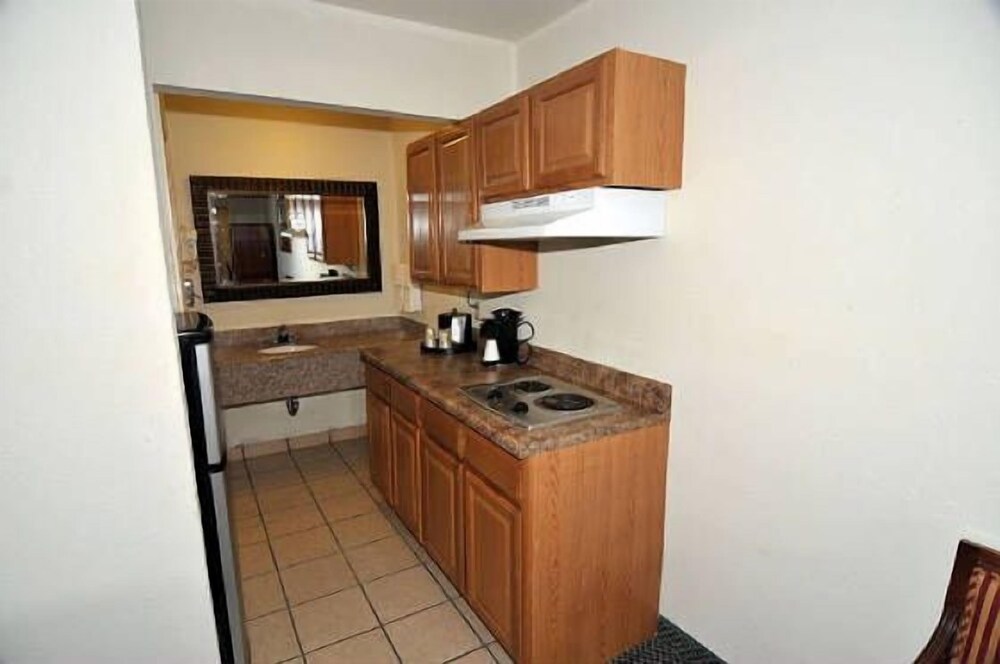 Fairview Suites - photo 16