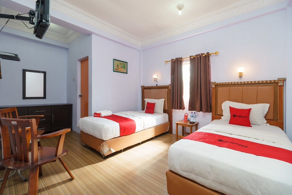 RedDoorz at Sedayu 1 Parapat in Parapat, Indonesia