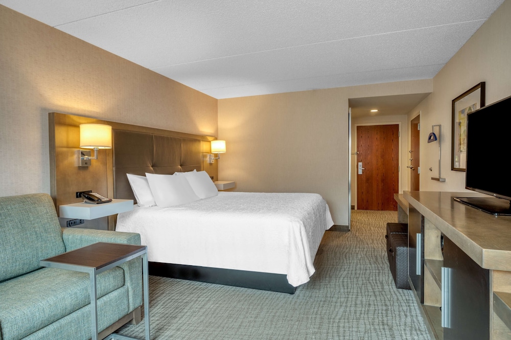 Hampton Inn Raynham Taunton - photo 17