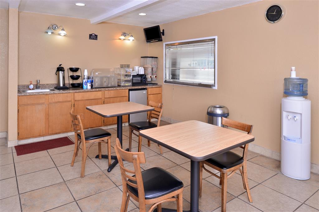Americas Best Value Inn Schulenburg - photo 14