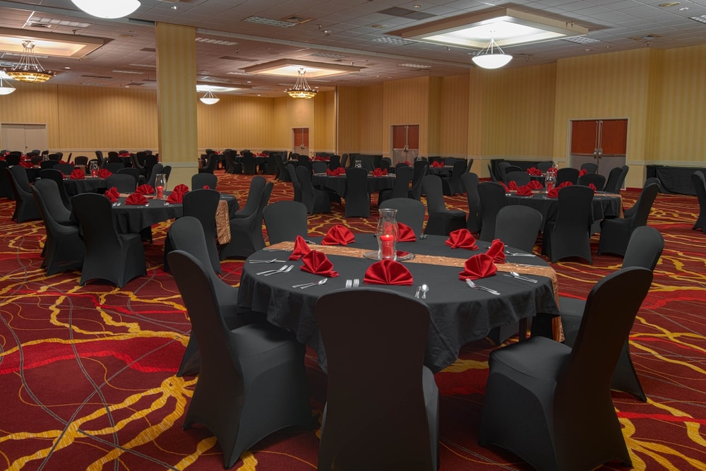 MCM Eleganté Hotel & Suites - photo 52