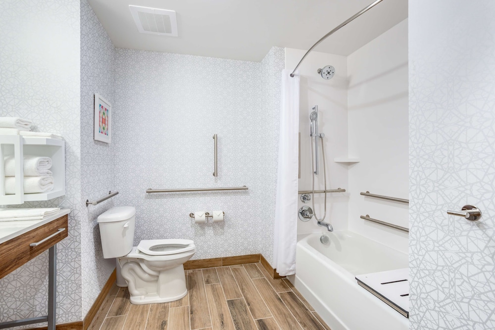 Hampton Inn by Hilton Bedford - photo 15