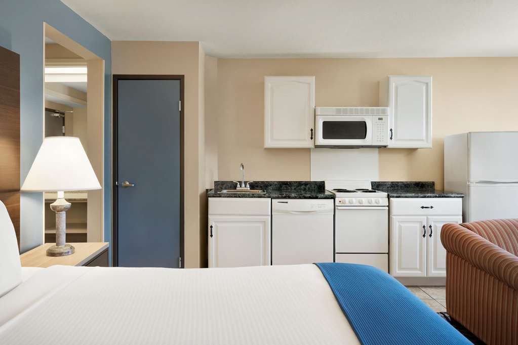 Baymont by Wyndham Ft. Leonard Saint Robert - photo 11