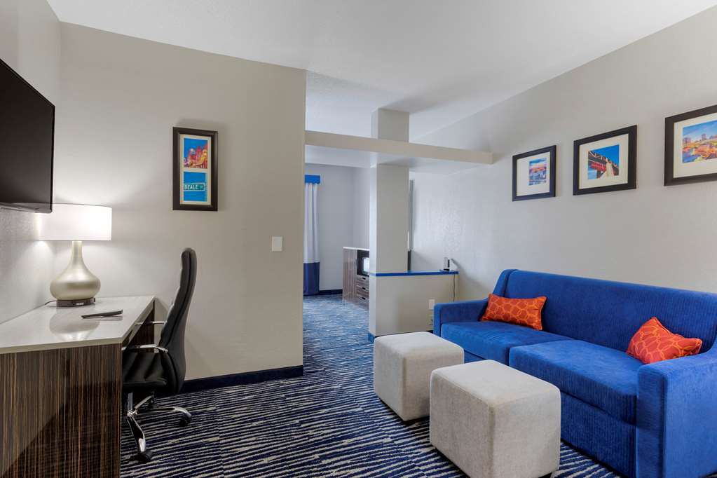 Comfort Inn & Suites Memphis East - photo 17