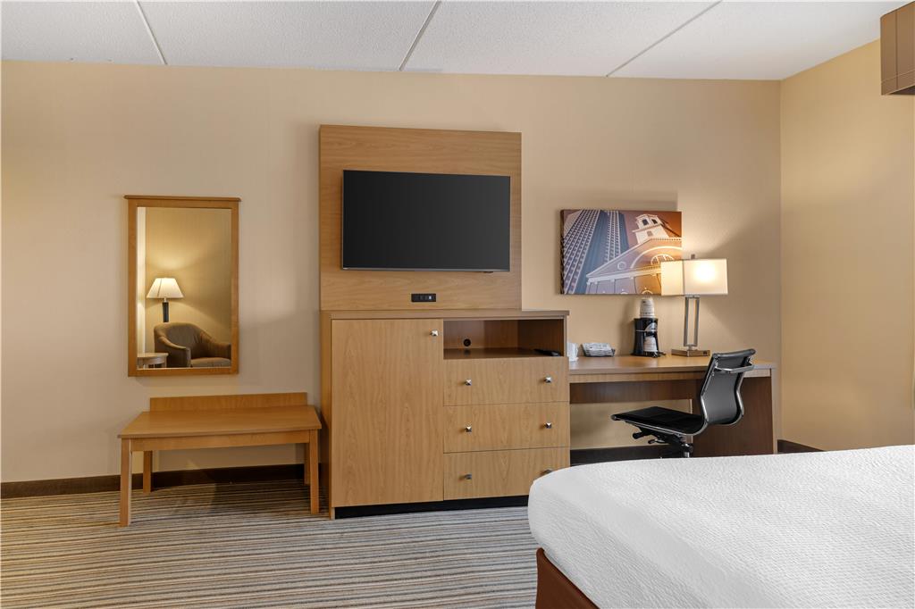 Best Western Royal Plaza Hotel & Trade Center - photo 46