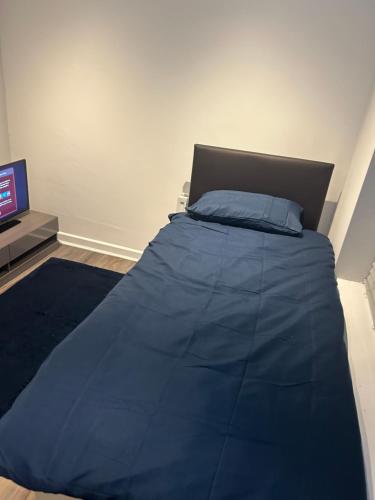Cosy large singe room - last minute hotel in Unknown City