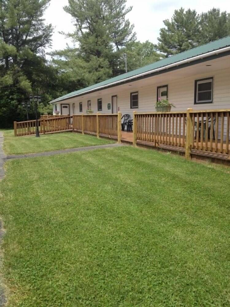 Baumann's Brookside Resort - photo 22