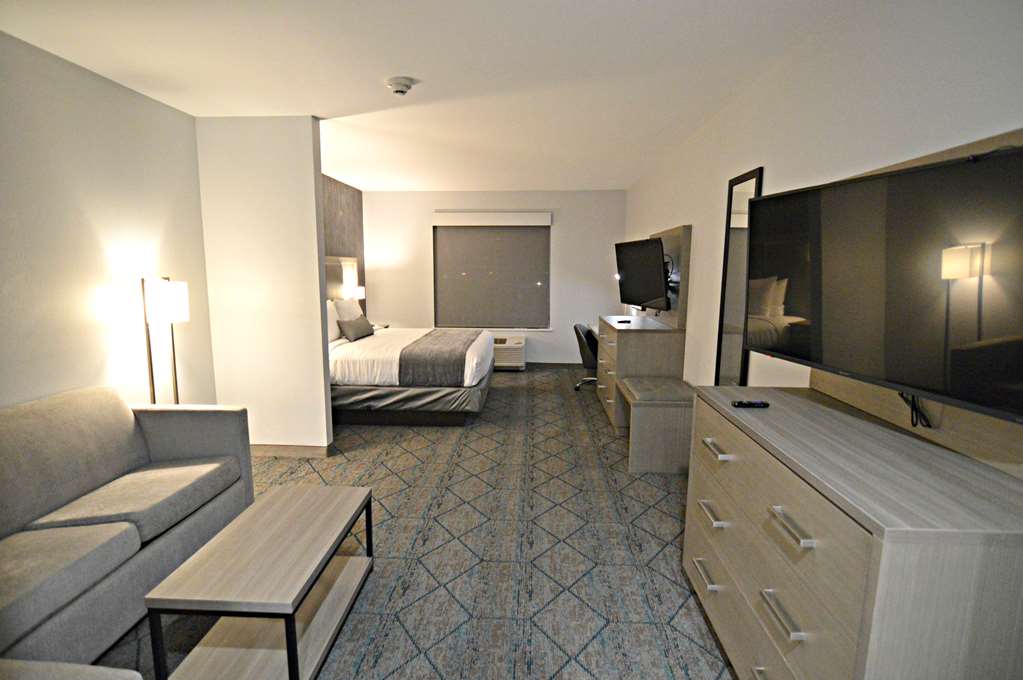 Best Western Plus Executive Residency Oklahoma City I 35 - photo 22