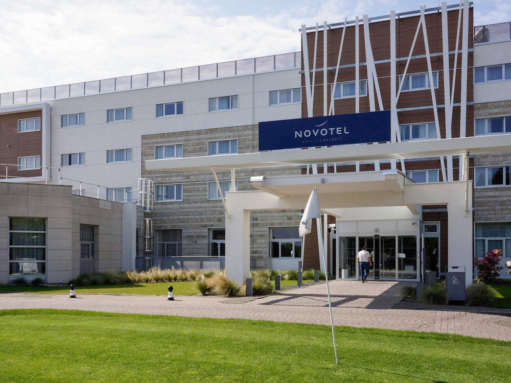 Novotel Saint Quentin en Yvelines — hotel in Magny-Les-Hameaux