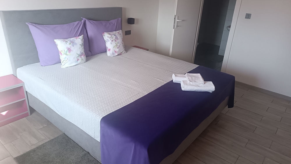 Rooms Jelak in Velika Gorica, Croatia