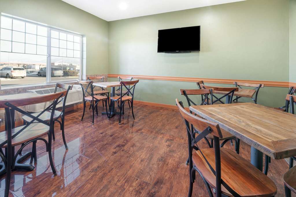 La Quinta Inn & Suites by Wyndham Belgrade Bozeman Airport - photo 28