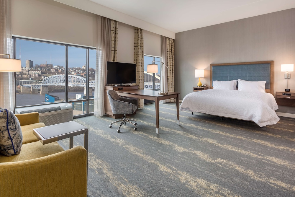Hampton Inn & Suites Newport Cincinnati - photo 8