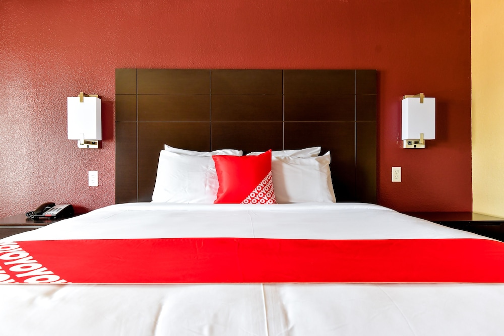 OYO Hotel Tyler Northwest Mineola Hwy - photo 11