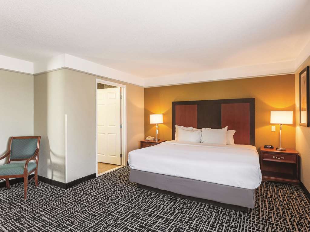 La Quinta Inn & Suites by Wyndham Deming - photo 25