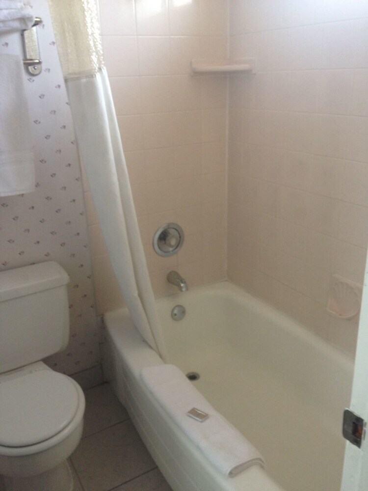 Yakima Valley Inn - photo 19