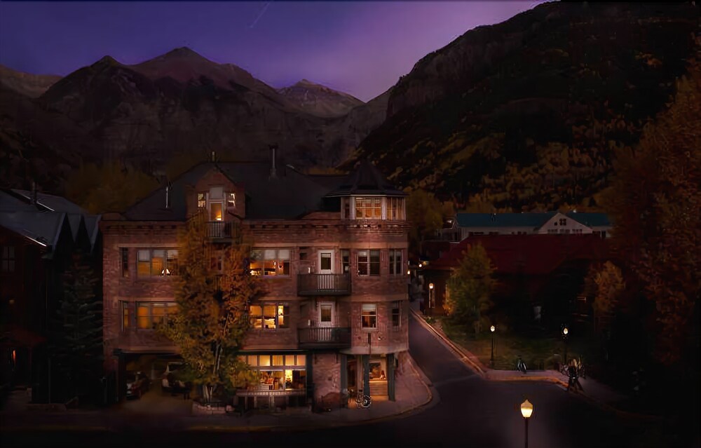 Columbia Hotel - photo 11