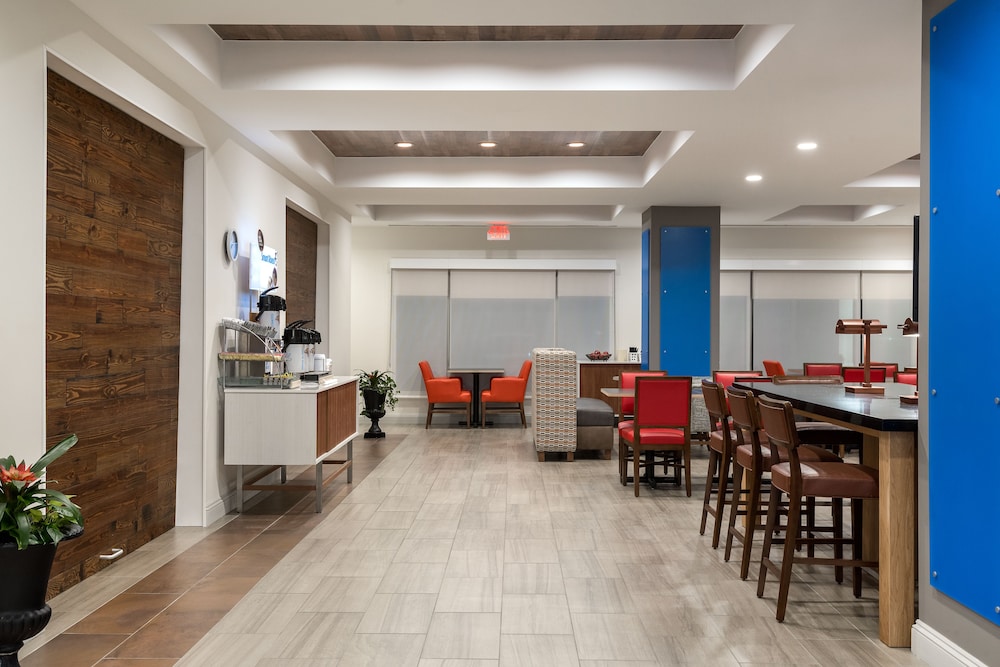 Holiday Inn Express & Suites Florence I 95 & I 20 Civic Ctr by IHG - photo 52