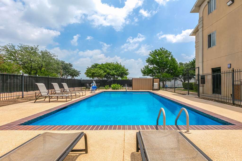Super 8 by Wyndham Grapevine DFW Airport Northwest - photo 8