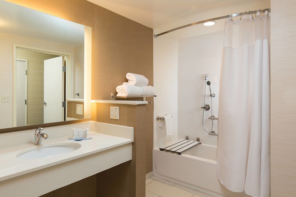 Fairfield Inn & Suites by Marriott Sacramento Folsom - photo 14