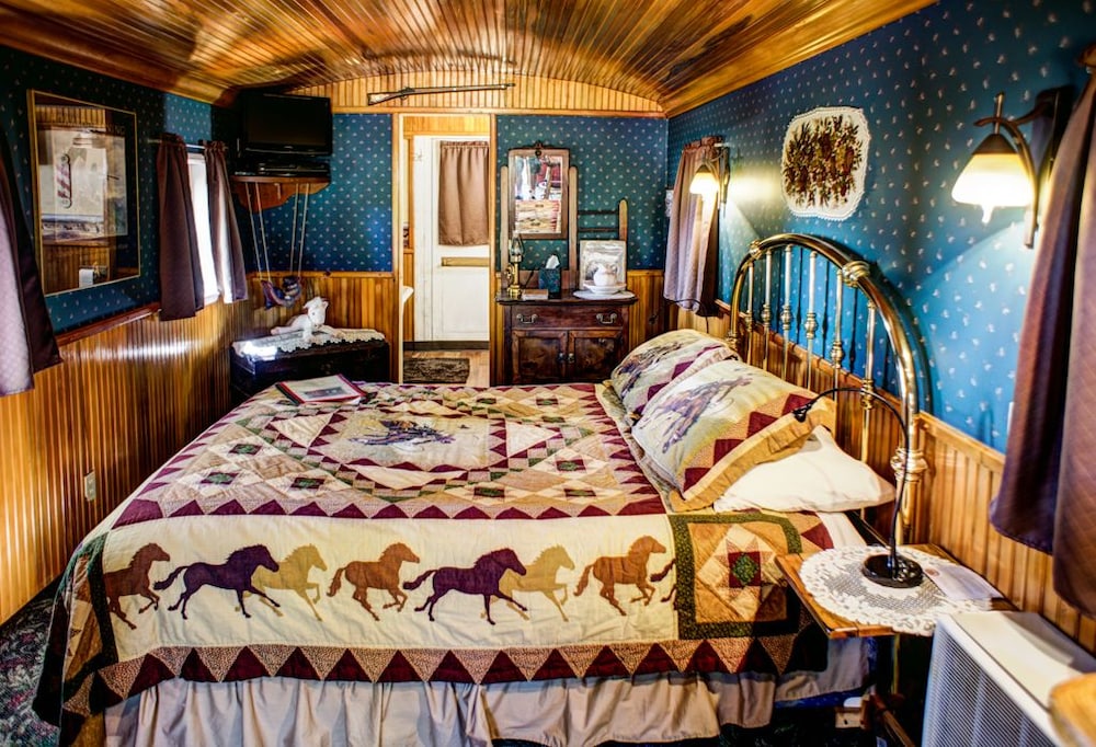 Featherbed Railroad Company - photo 36