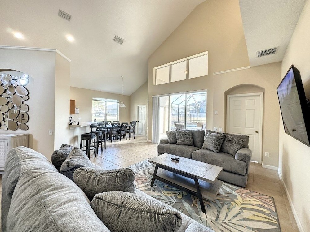 Luxury 6bd 3.5ba Pool Home In Windsor Palms Resort 6 Bedroom Villa by RedAwning - photo 25