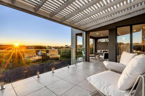 Sea Breeze Sorrento Shops 280m Beach 800m 12pax — 4-Star Luxury Hotel in Sorrento, Australia