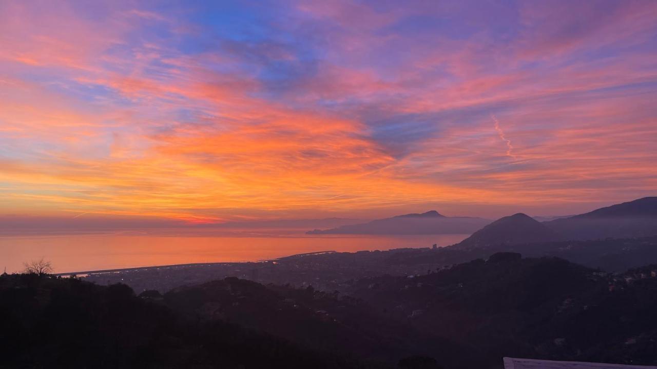 Magico Appartamento e Tramonti in Terrazza Vista Mare in Liguria 6 posti letto pet-friendly hotel Cogorno