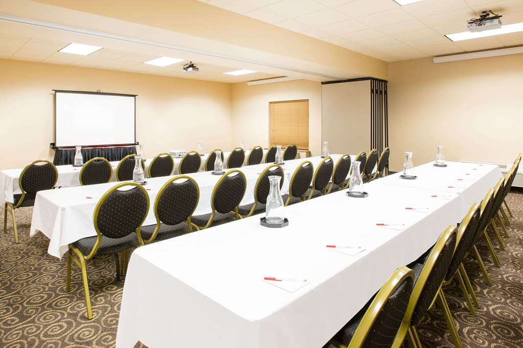 Ramada by Wyndham Des Moines Tropics Resort & Conference Ctr - photo 21