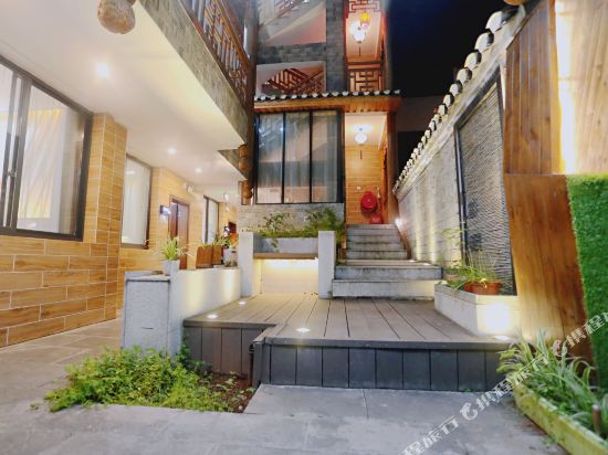 Weijianshan Courtyard Inn in Fenghuang, People's Republic of China