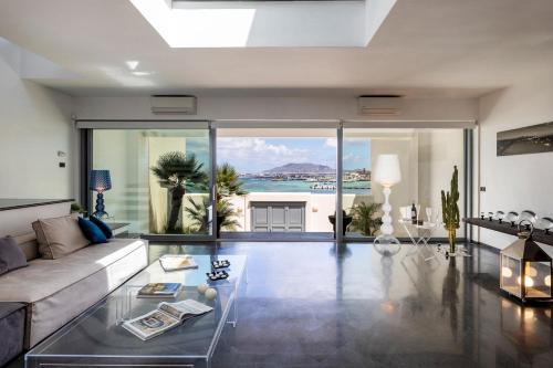 Dimora Egadina Giovanni 4&2 Emma Villas — 4-Star Luxury Hotel in Favignana, Italy
