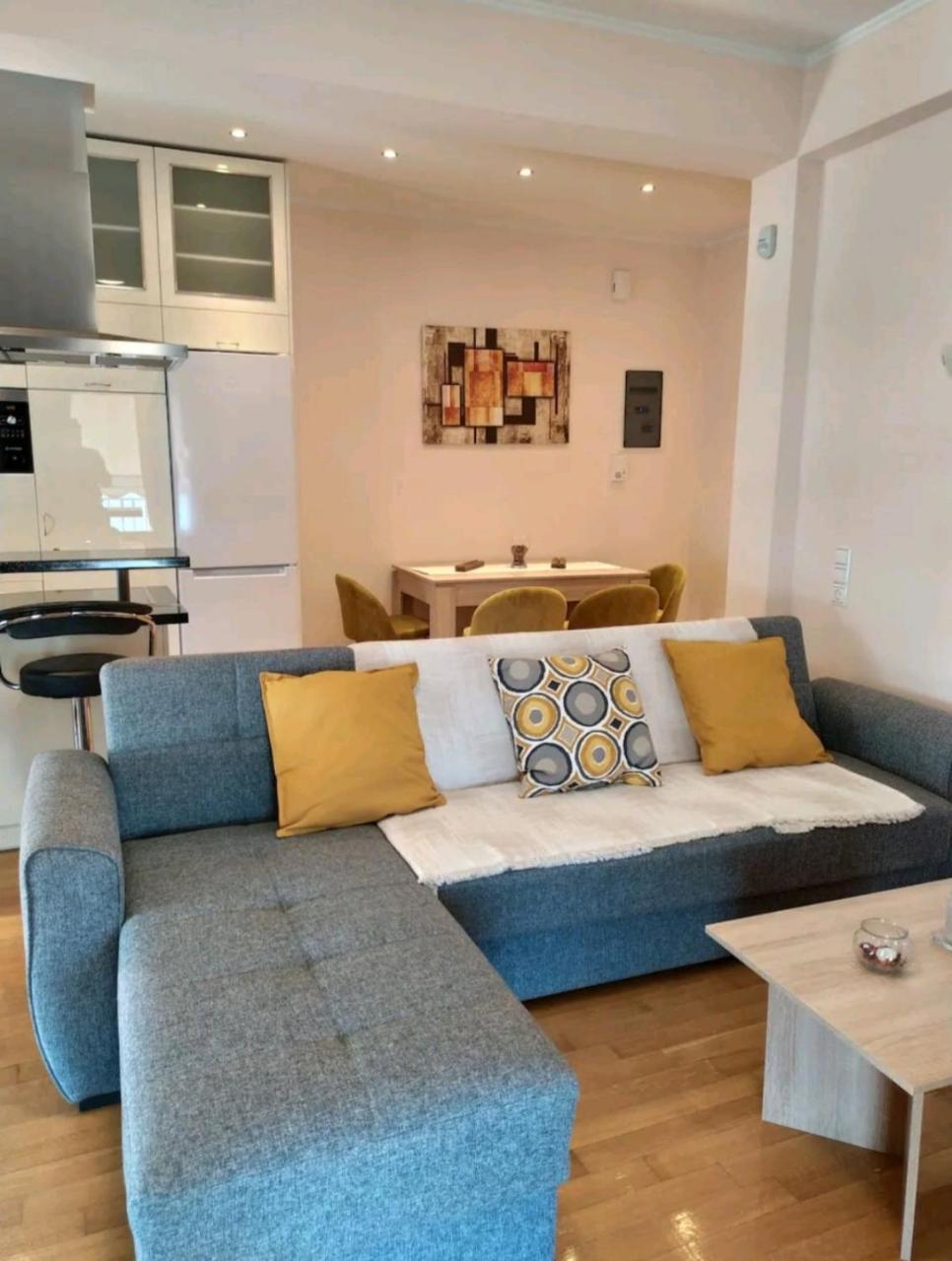 Stylish Modern Apartment Heart of Marousi — 4-Star Luxury Hotel in Marousi, Greece