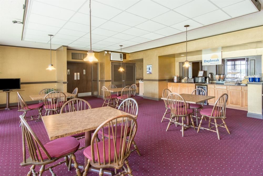 Hampton Inn by Hilton Clanton - photo 5