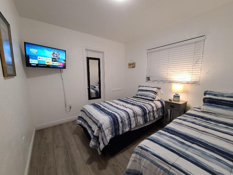 Sun Island Motel - photo 110