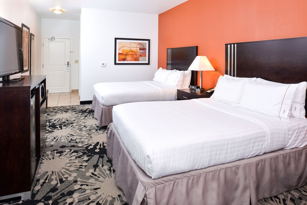 Holiday Inn Express & Suites Greenfield by IHG - photo 10