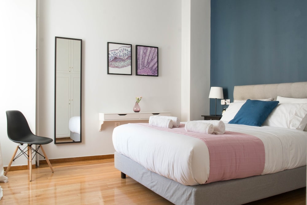 Upstreet Chic And Cosy Flat In Plaka — 4-Star Luxury Hotel in Athens, Greece