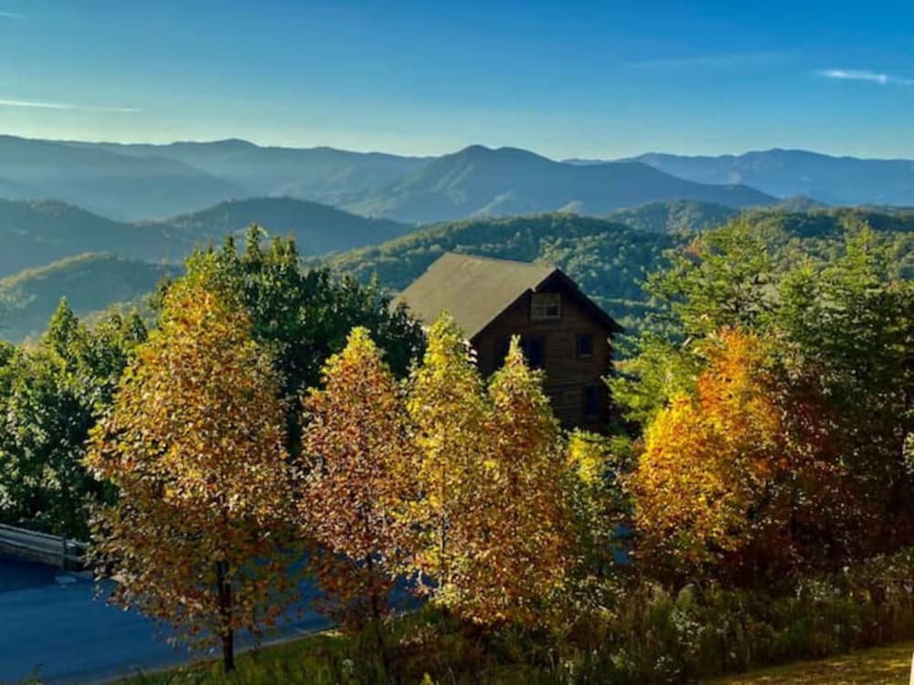 Bella Vista - carbon neutral hotel in Sevierville