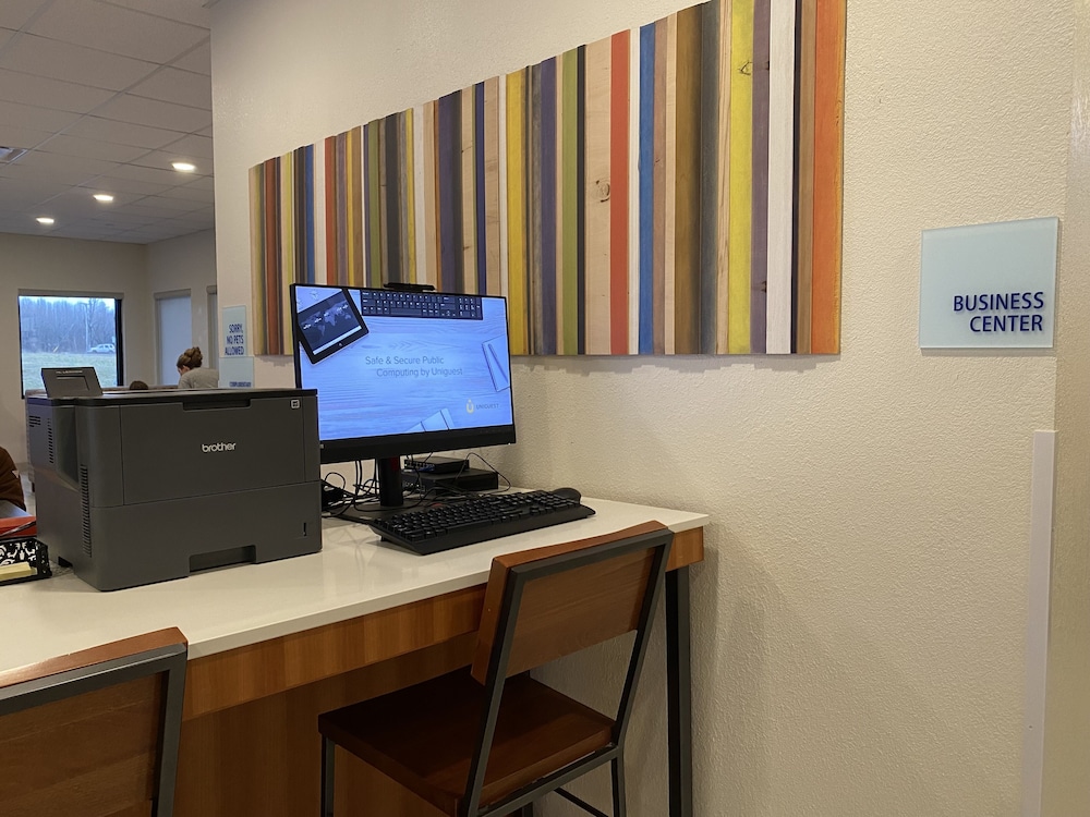 Holiday Inn Express Metropolis - photo 64