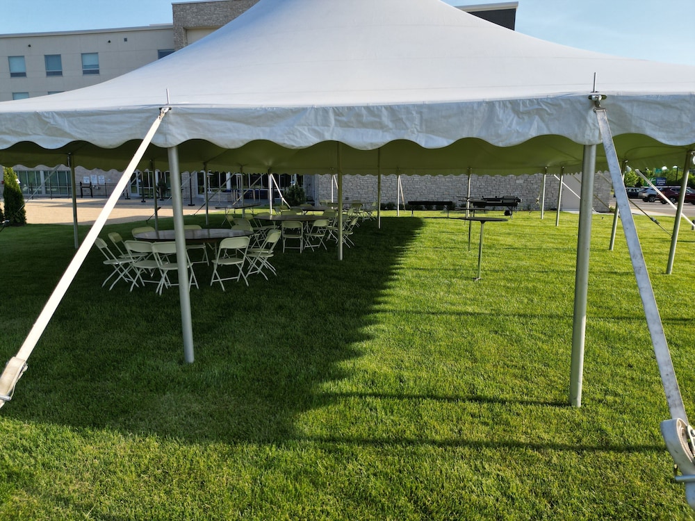 Holiday Inn Express & Suites Chicago Schaumburg an IHG Hotel - photo 78