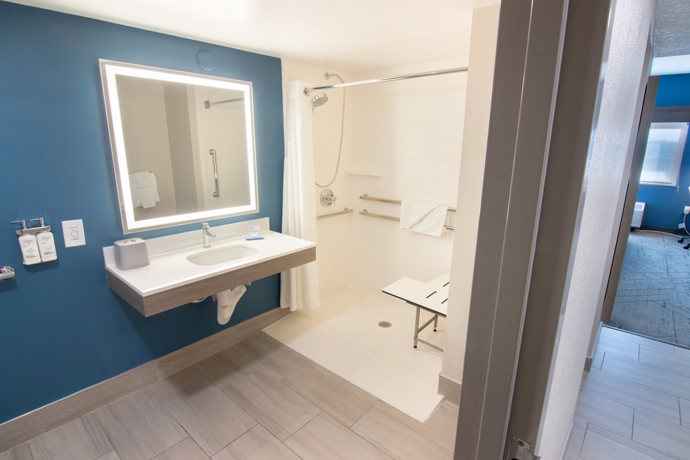 Holiday Inn Express & Suites Ft. Lauderdale Airport West by IHG - photo 19