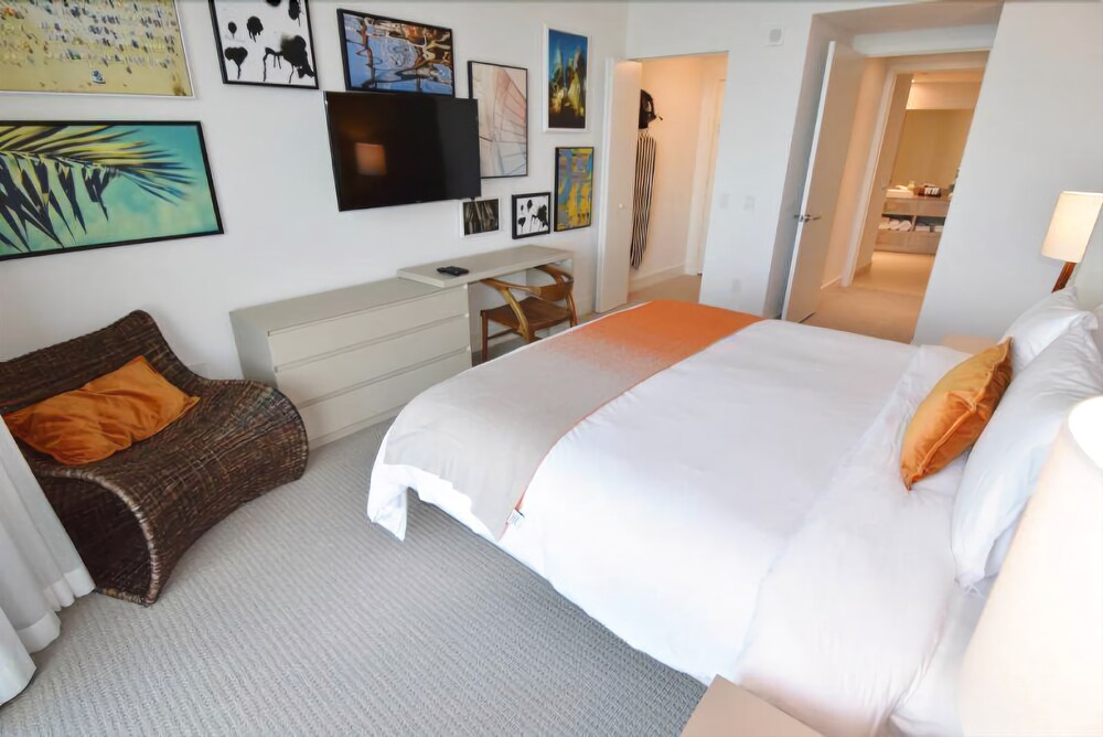 Superb Ocean & Bay View 1 Bed 1 Bath @ Hyde Beach Resort - photo 6