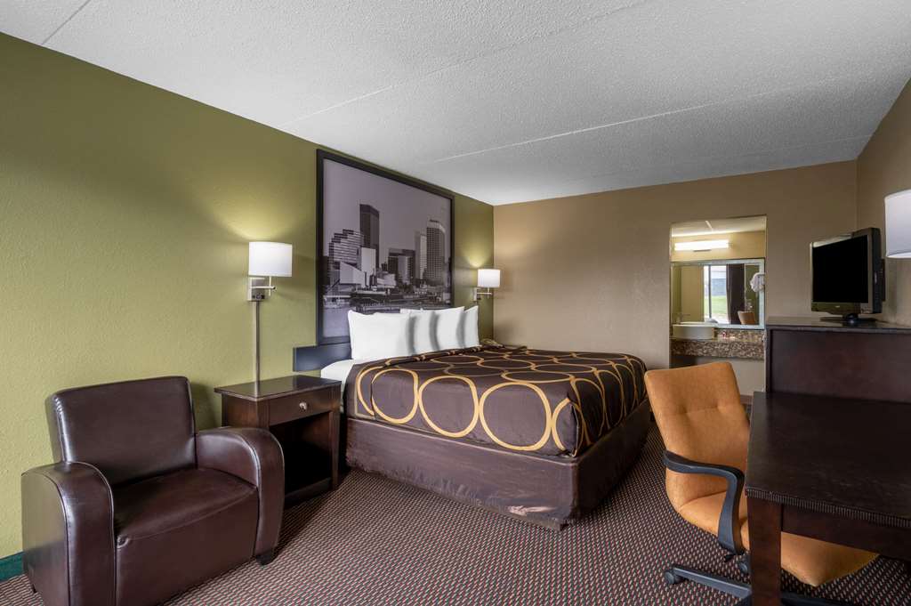 Super 8 by Wyndham Perrysburg Toledo - photo 25